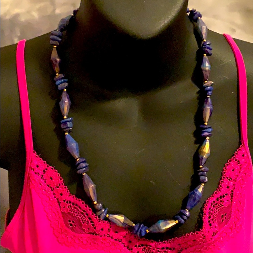Vintage plastic blu golden tone necklace